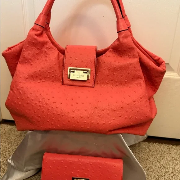 Kate Spade Coral Ostrich Textured Shoulder Bag With Matching Wallet - Picture 1 of 7